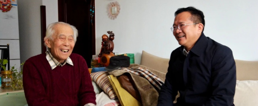 中國樂凱黨委領(lǐng)導(dǎo)看望慰問樂凱老領(lǐng)導(dǎo)、老專家、老干部、老黨員及生活困難職工